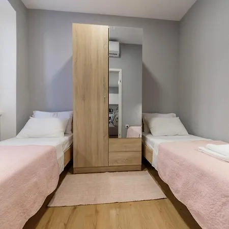 Appartement Poluotok 2 Zadar