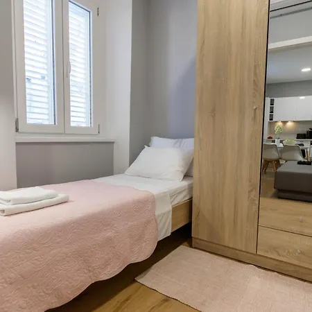 Poluotok 2 Apartamento