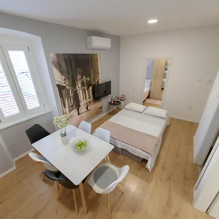 Poluotok 2 Appartement *
