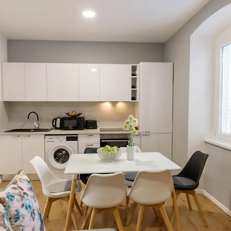 Poluotok 2 Appartement *
