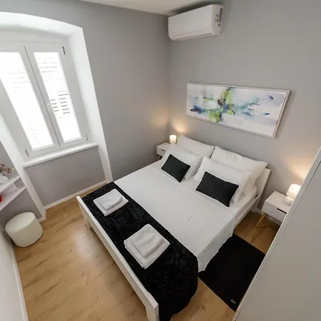 Poluotok 2 Appartement Zadar